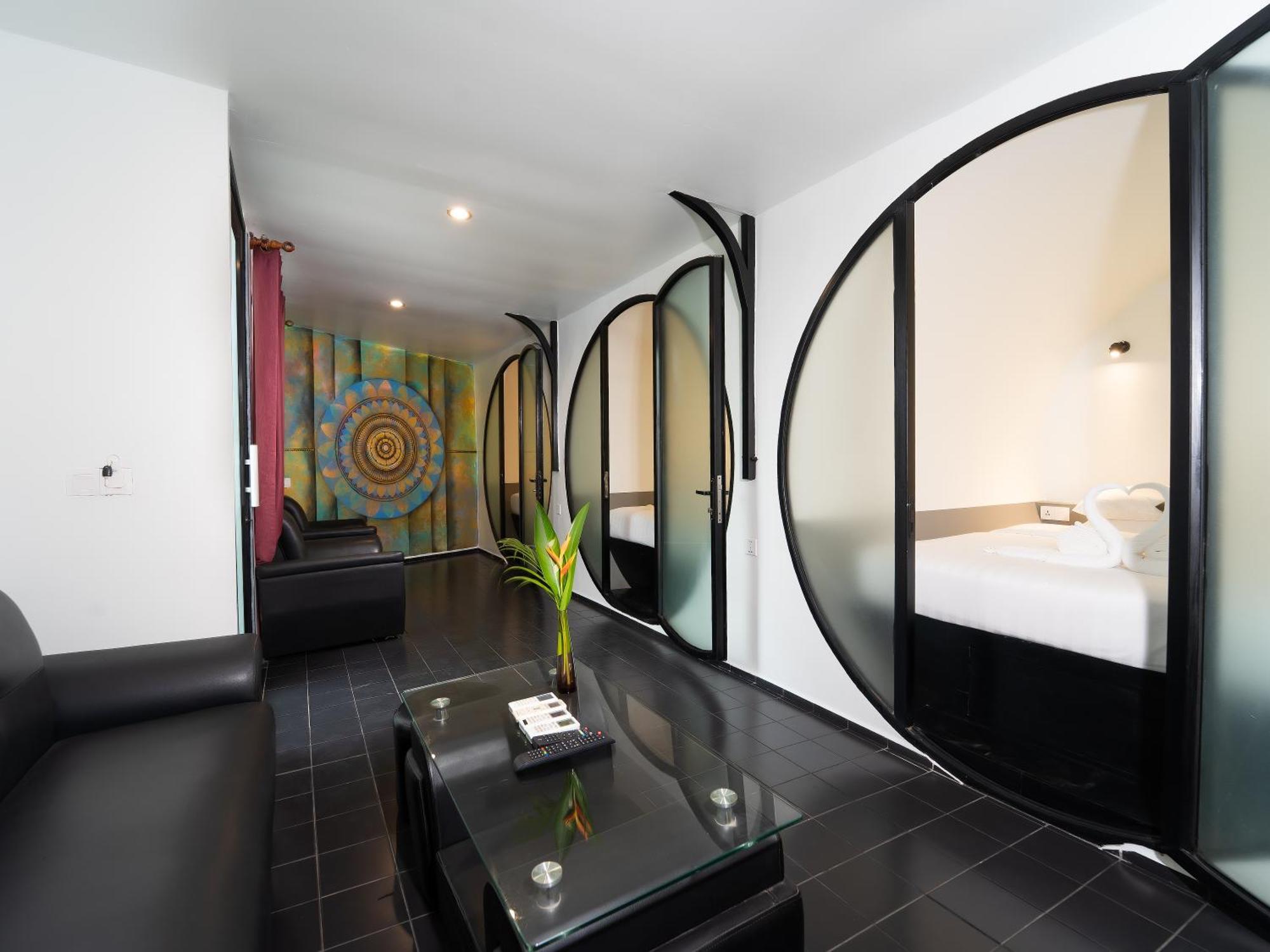 ホテル Tunnel Urban Retreat シェムリアップ エクステリア 写真