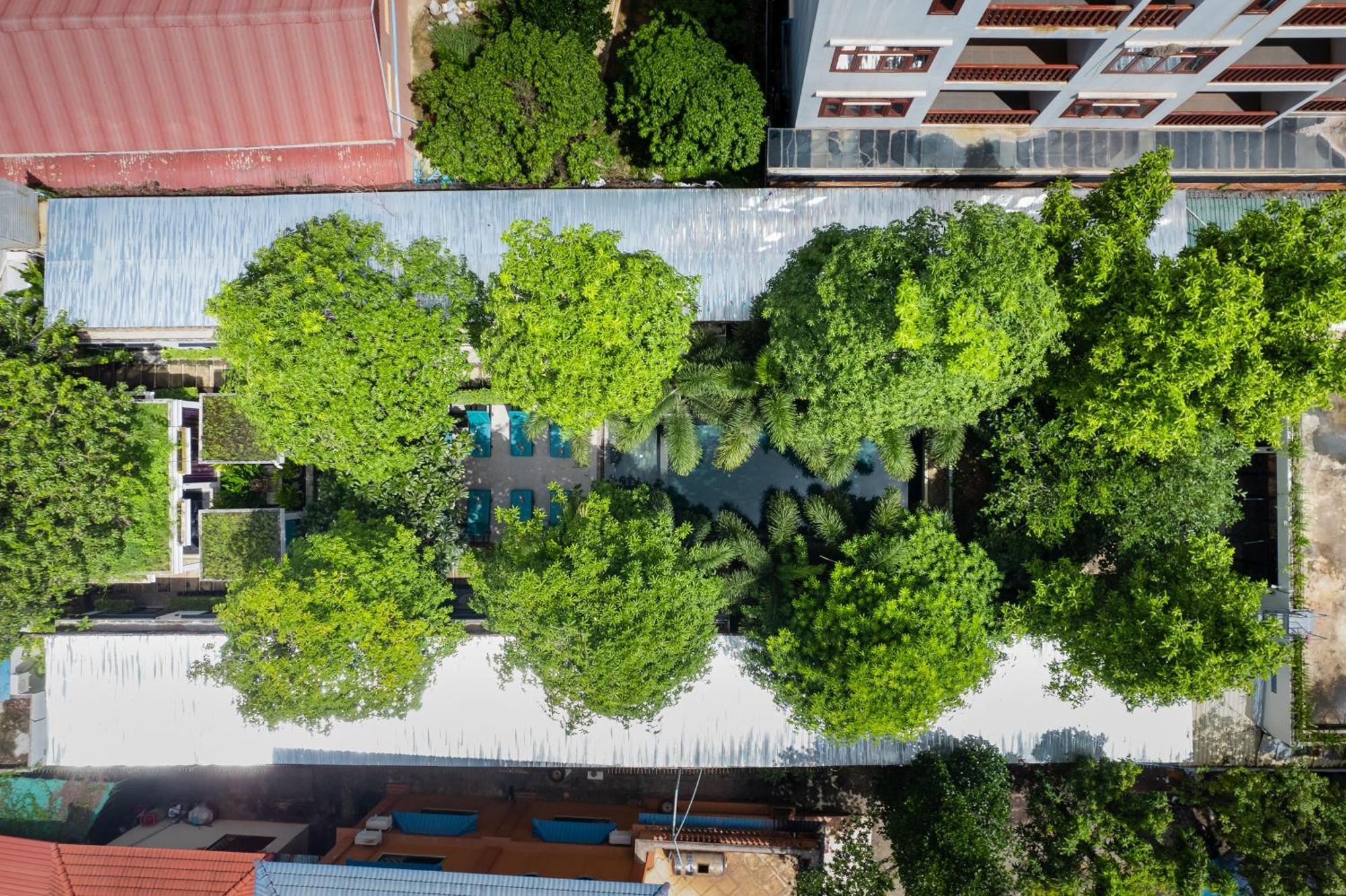 ホテル Tunnel Urban Retreat シェムリアップ エクステリア 写真